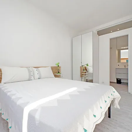 Emanuele Filiberto By Halldis Apartment
